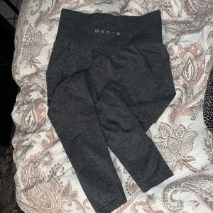 NVGTN Speckled Grey size M leggings!